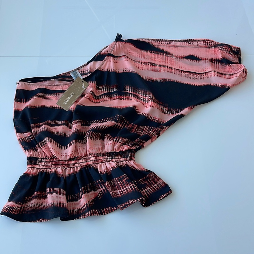 One shoulder Top - Picture 1 of 7